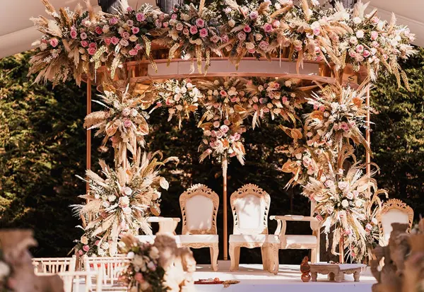 Mandap dressed with dried flowers and pampas